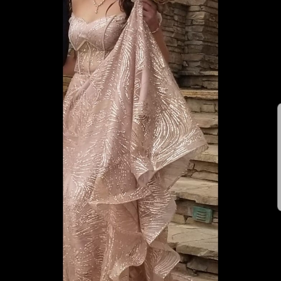 Hermz bridal dress sz S used once only - Picture 2 of 11